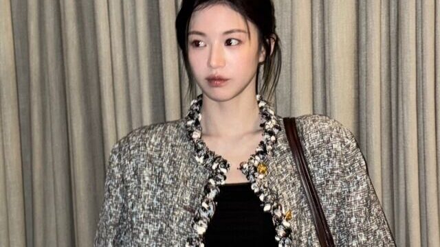 コ・ユンジョンが魅せた圧倒的ビジュアル CHANELのツイードを着こなす上品な佇まい