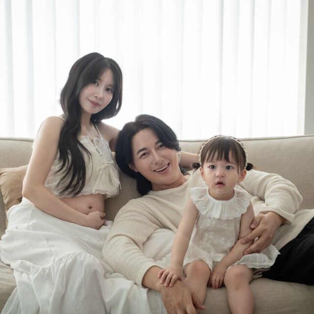 イ・ジフン&アヤネ夫妻、第2子誕生を控えマタニティフォト公開!過去の育児論争を越えた家族の絆