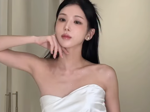 俳優カン・ソグの娘カン・ダウン、華やかなドレス姿を公開「1日体験」と伝えて注目