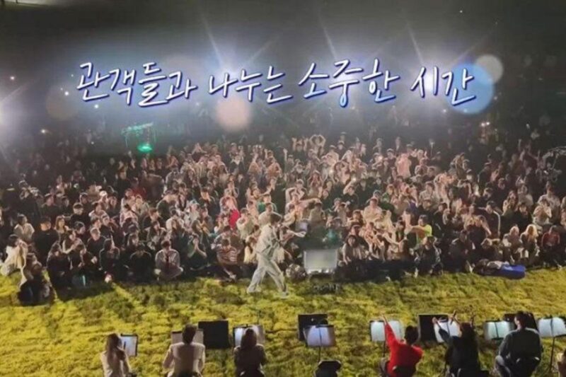 パク・ジヒョン、公演中に公開プロポーズ?「花束のプレゼント♥」にファン熱狂