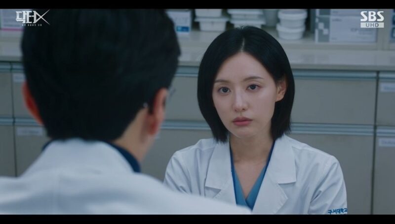 ‘닥터X’ 김지원, ‘불똥’ 제대로 튀었다…5·18 각색 역풍→”불매” 악플 빗발