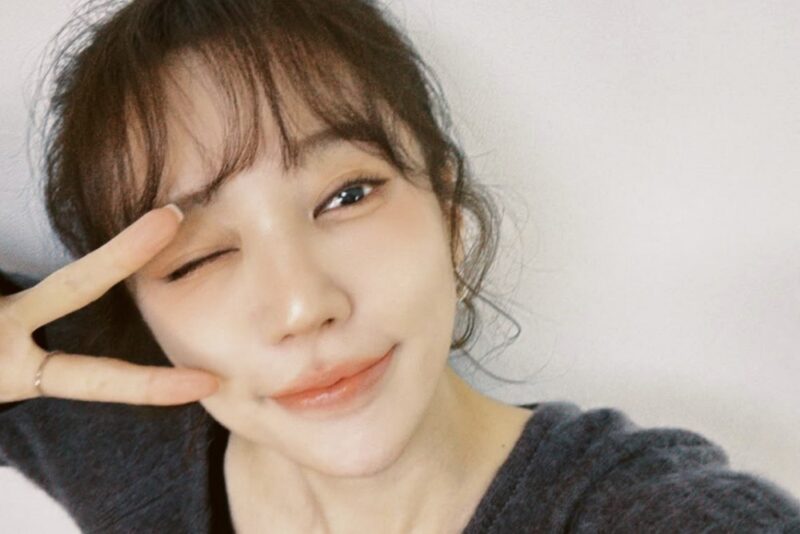 42歳ユン・ウネ、“健康不安→ステロイド治療”を乗り越え…生気100%の童顔美貌を取り戻す
