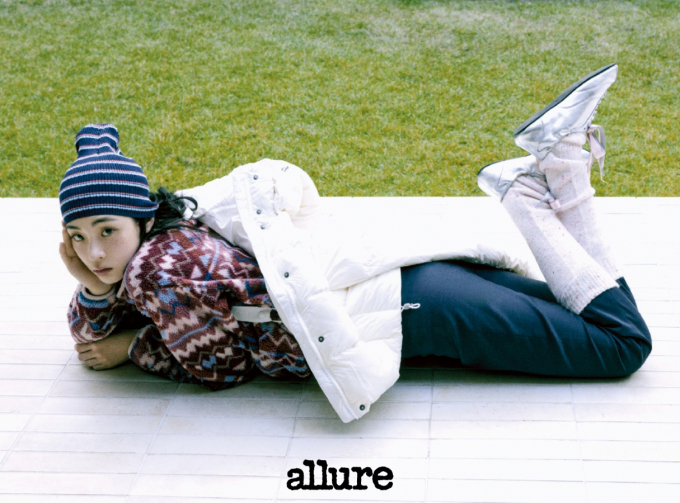 キム・ミンハが魅せる冬の装い、Allure Koreaで見せた清純な美しさと演技への情熱
