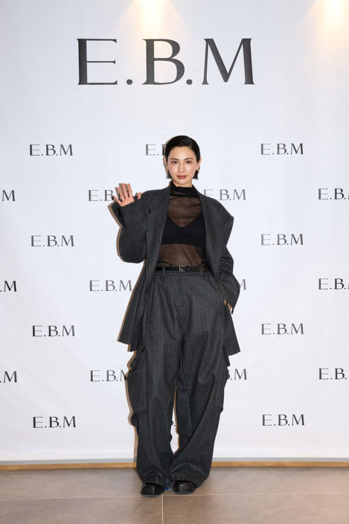 ナナが明洞でサイン会開催、圧倒的な美貌とスタイルでファンを魅了