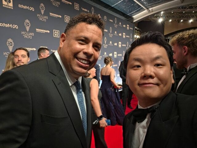 旅行系YouTuberクォク・チューブがバロンドール授賞式に出席 伝説のロナウドとの豪華ショットも話題に