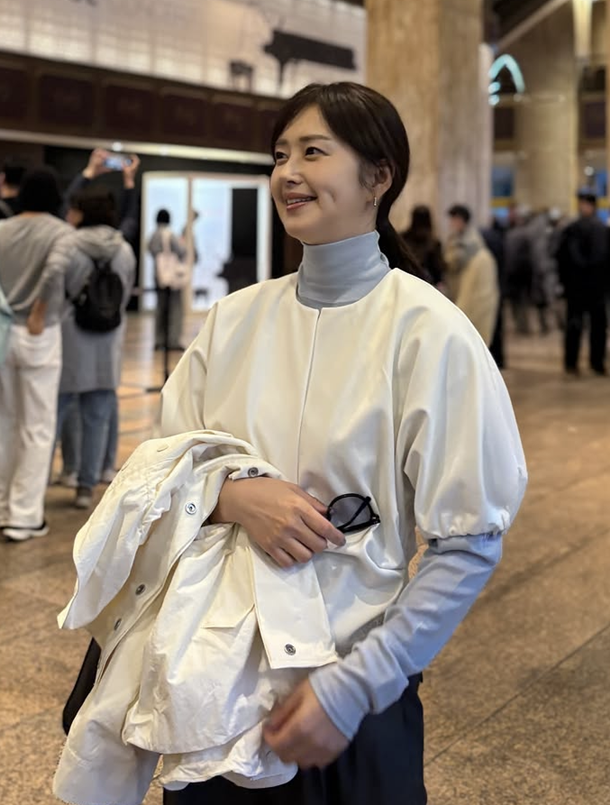 「47歳」笛木優子、20年前と変わらぬ美貌…キム・ドンリュルのコンサートで近況報告