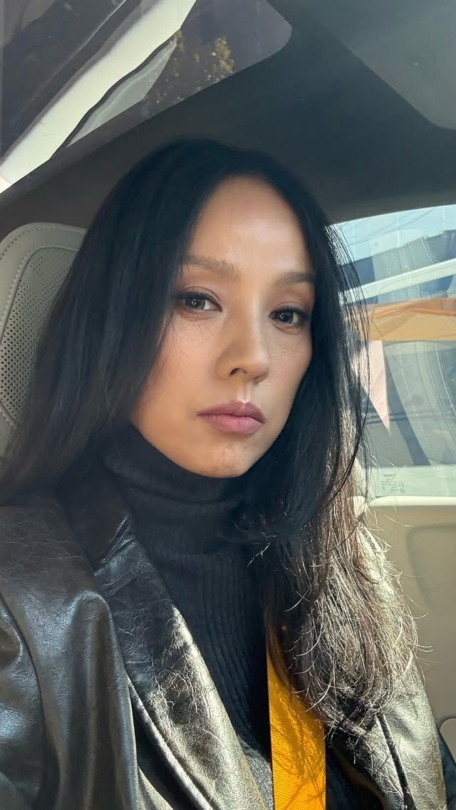 「47歳・李孝利、美しさを堂々アピール…「今の私、きれいって言ってよ」」